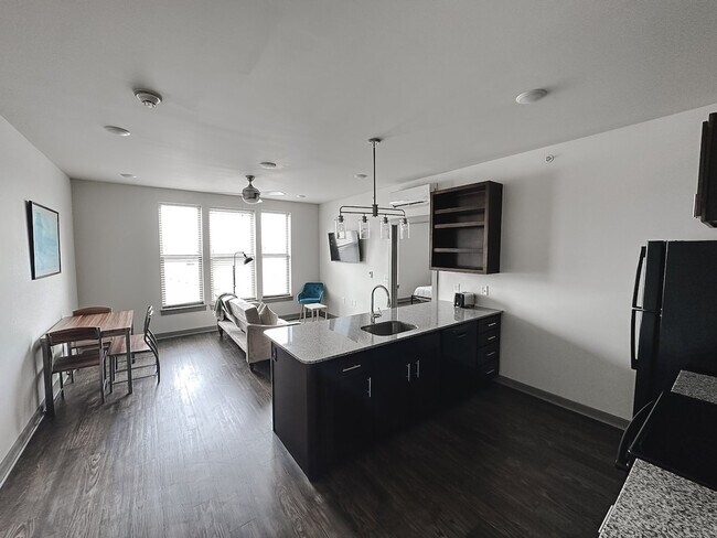 Building Photo - 111 E 4th St