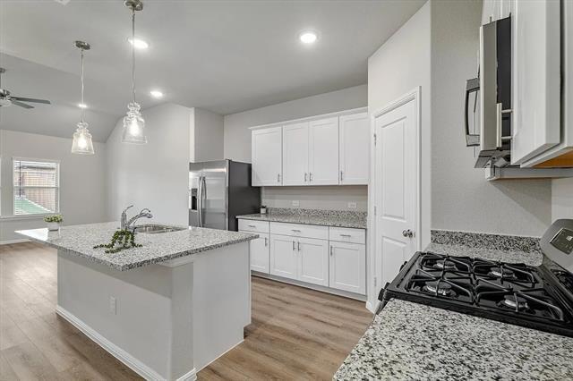 Building Photo - 422 Wydown Dr