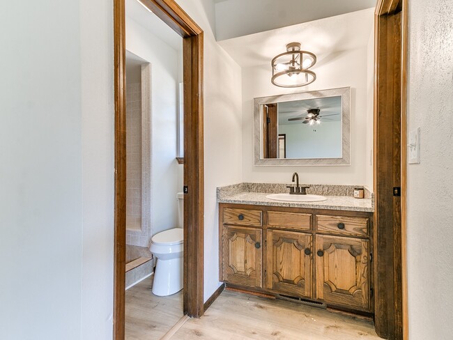 Building Photo - Clador