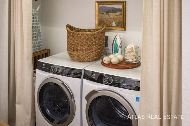 Building Photo - 5210 Quay St