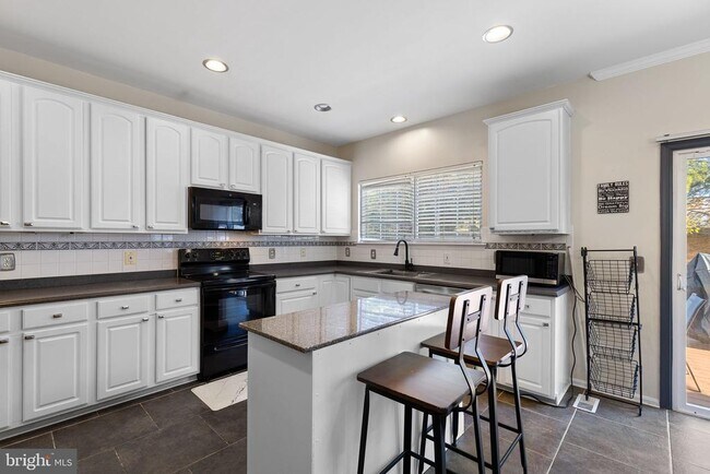 Building Photo - 36 Fletcher Dr