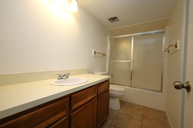 Building Photo - 1307 Baytree Dr