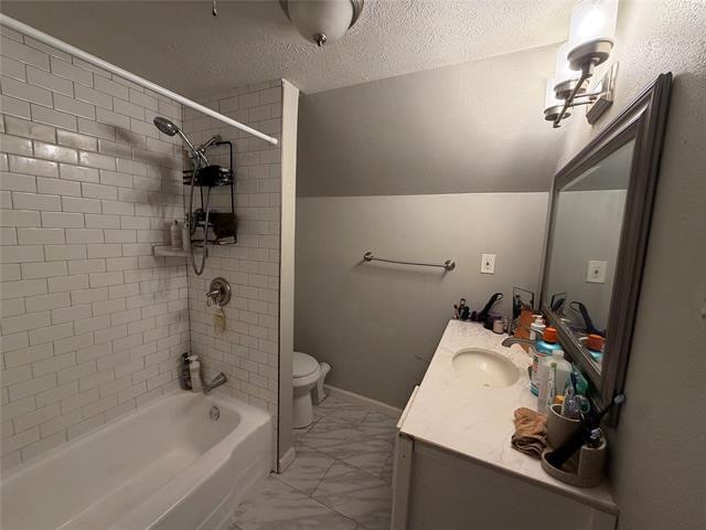 Building Photo - 8044 Woodhue Cir