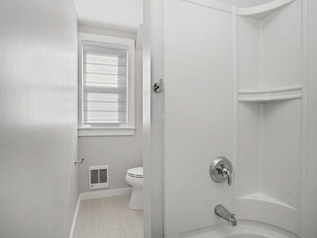 Building Photo - 29 Redfield Rd