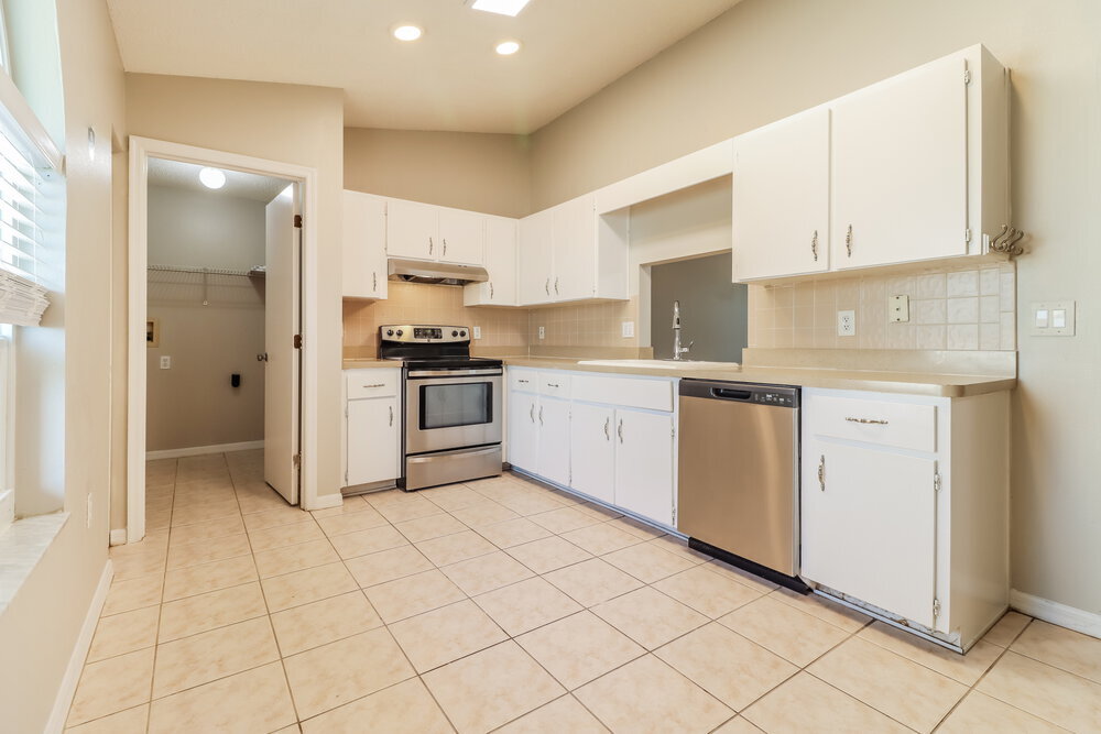 Building Photo - 8309 Royal Hart Dr