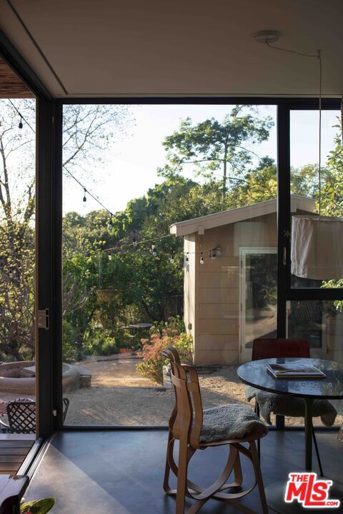 Building Photo - 2169 Lemoyne St