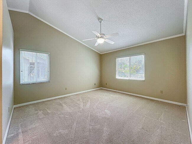 Building Photo - Elegant 4-Bed Winter Park Home with Oversized Hot Tub & Scenic Setting