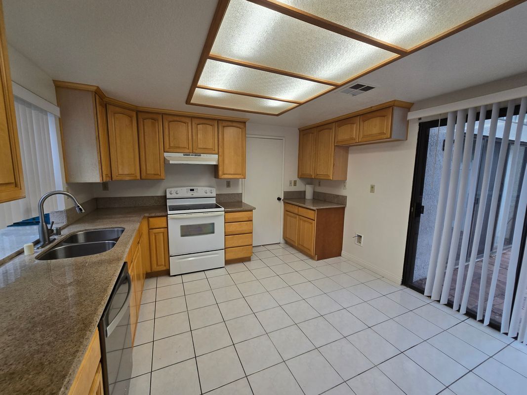 Building Photo - 1405 Bodega Way