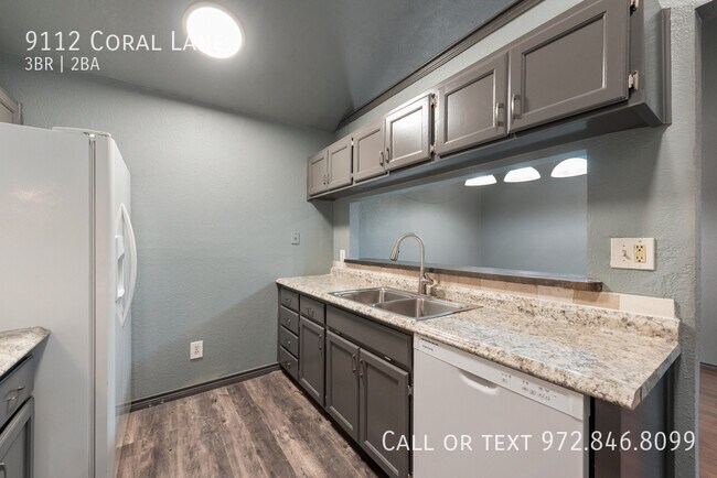 Building Photo - 9112 Coral Ln
