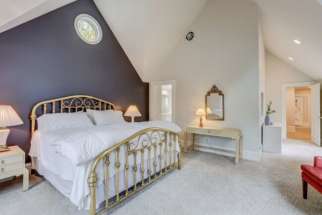 Building Photo - 2105 S Fillmore St