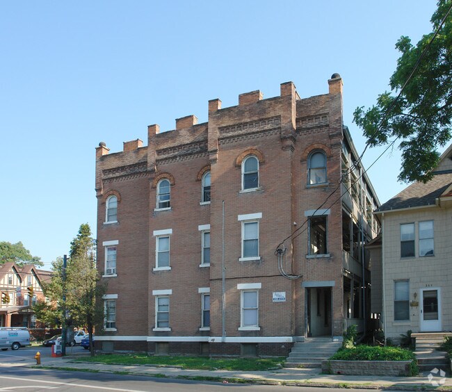 Building Photo - 1430-1436 Neil Ave