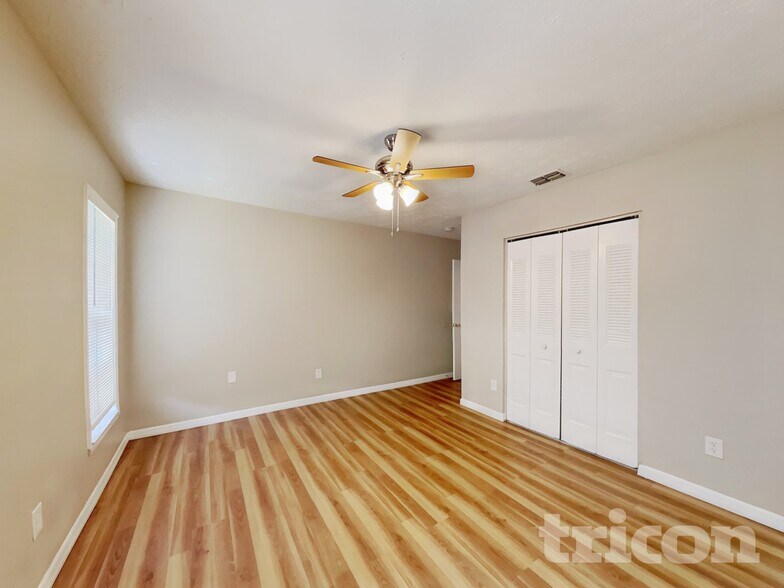 Building Photo - 2704 Manor Hill Drive Brandon FL