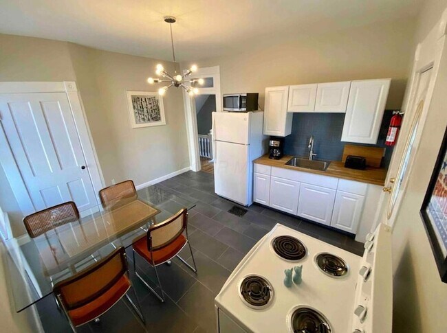 Building Photo - 35 Latta Ave