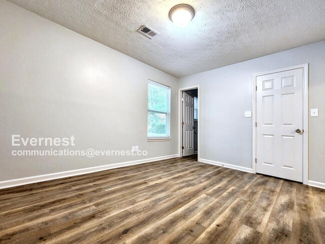Building Photo - 415 Reed Way