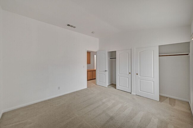 Building Photo - Spacious 5-Bedroom Retreat with Dual Firep...