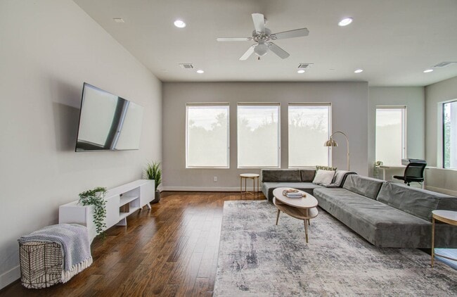 Building Photo - 509 Gregg St