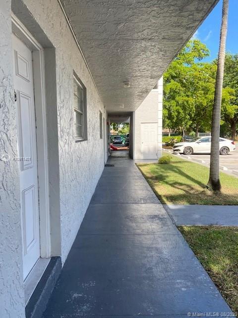 Building Photo - 17255 SW 95th Ave