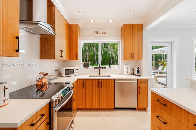 Building Photo - 1029 Mariposa Ave