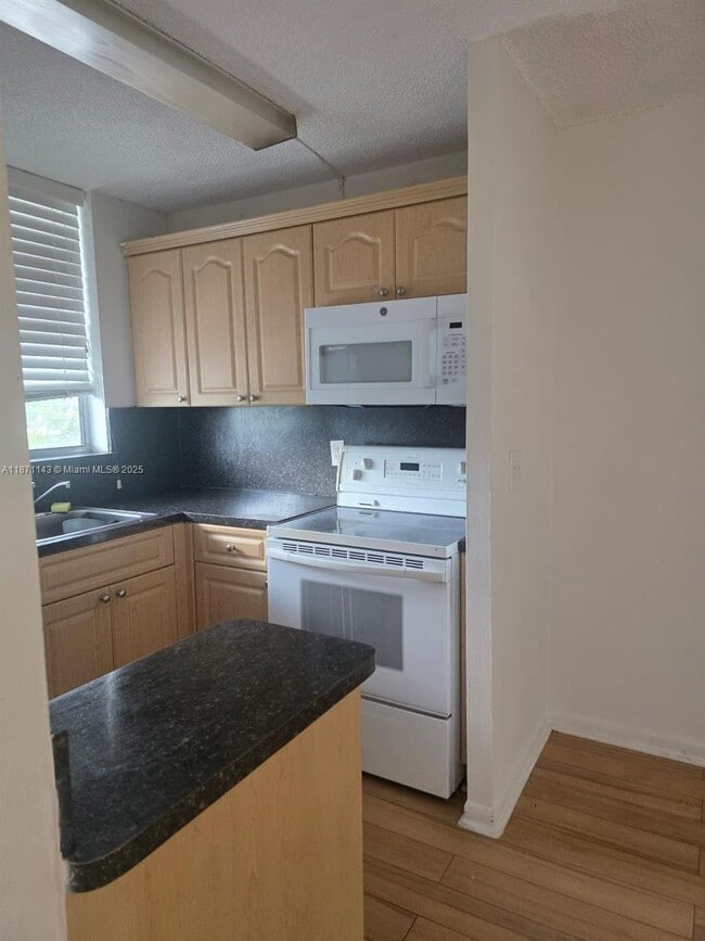 Primary Photo - 1801 S Treasure Dr