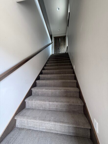 Adu stairs - 3357 Sora Way