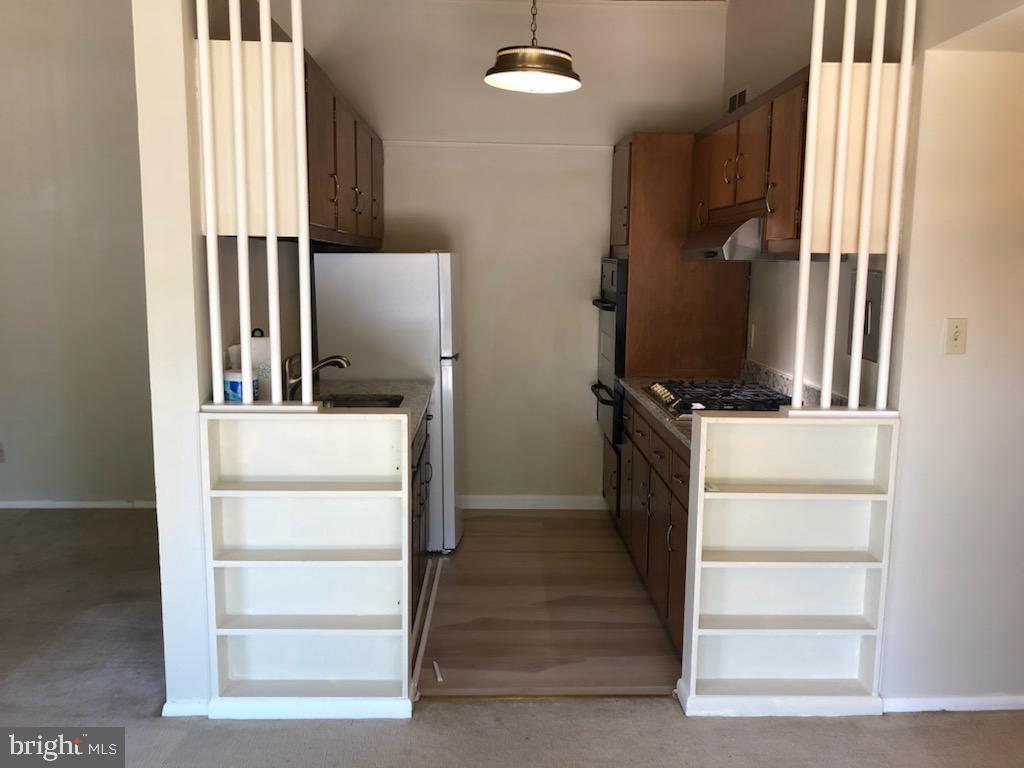 Building Photo - 4965 Americana Dr