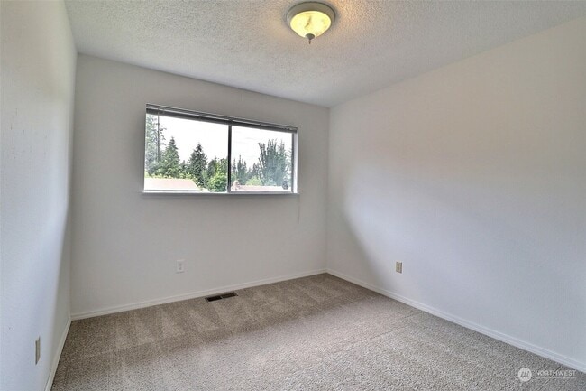 Building Photo - 10608 166th Pl NE