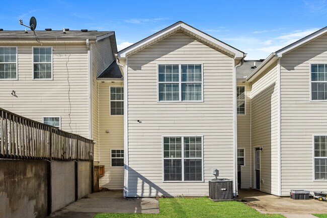 Building Photo - 180 Odyssey Turn NW
