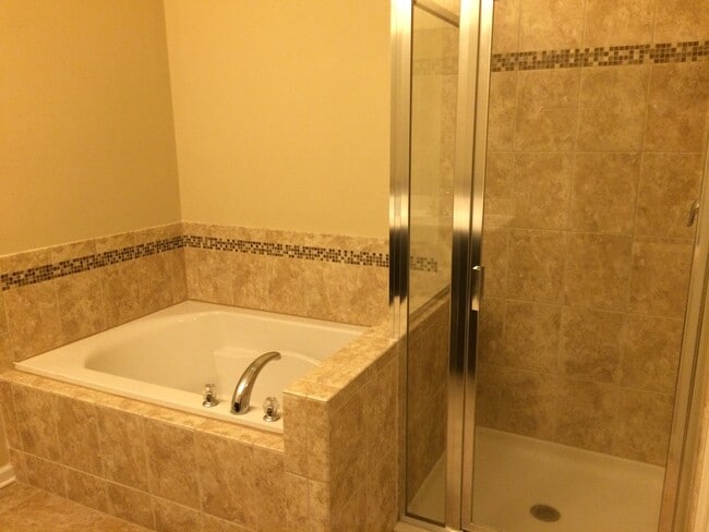 Building Photo - Desirable location, right off woodruff road!!