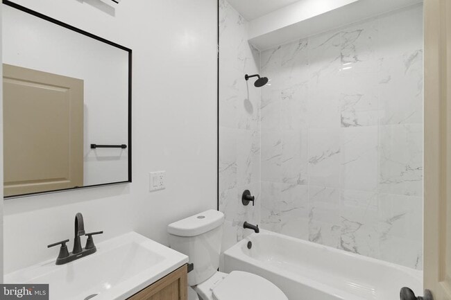 Building Photo - 2219 N 5th St