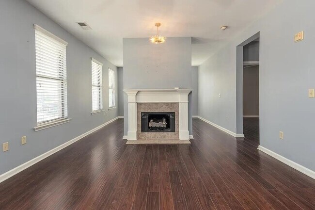 Building Photo - 721 Litty Ct