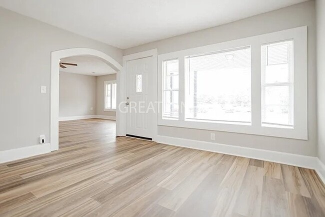 Building Photo - 154 Pine Cir