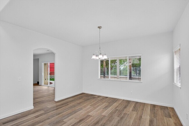 Building Photo - Most Desireable Neighborhood in Temecula  Eastridge by Redhawk