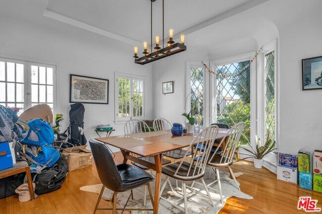 Building Photo - 6249 Del Valle Dr