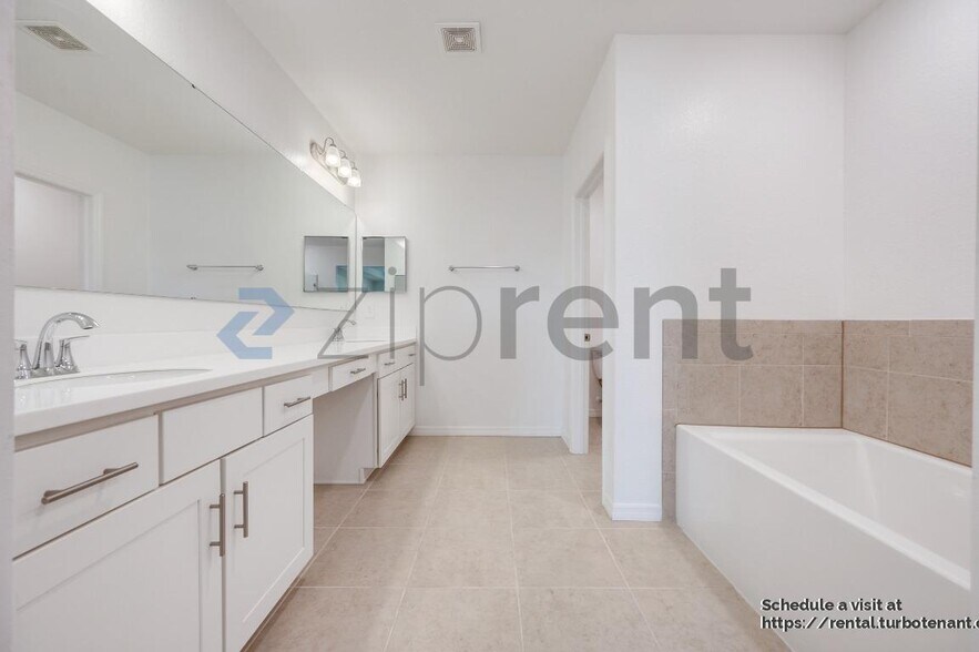 Building Photo - 8750 Cascade Price Cir