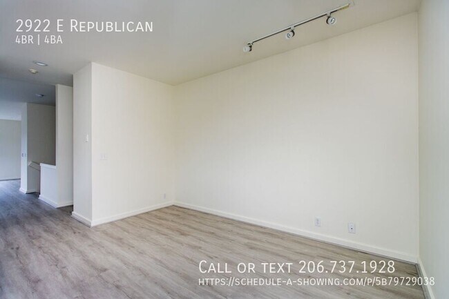 Building Photo - 2922 E Republican-