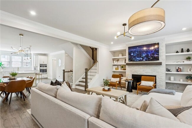 Building Photo - 1368 Live Oak Ln