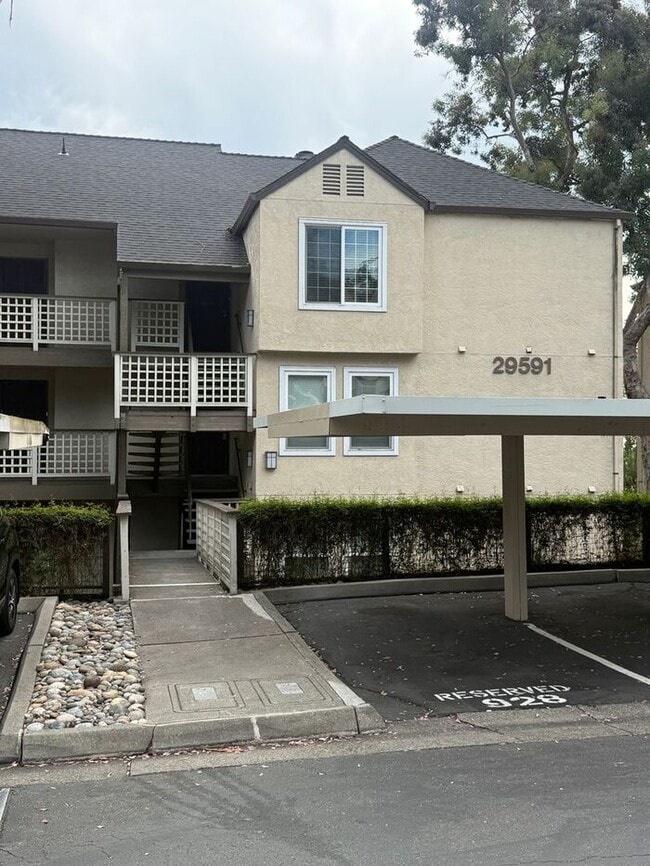 Building Photo - Nice 2 Bedroom 2 Bath Condo