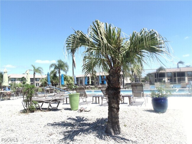 Building Photo - 16007 Davis Rd