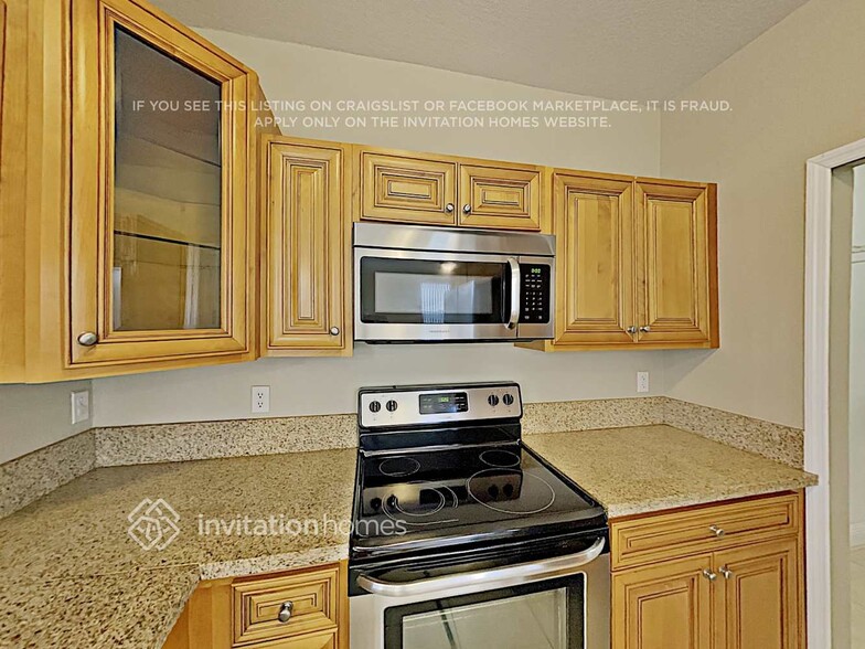 Building Photo - 3830 SW 69th Ave