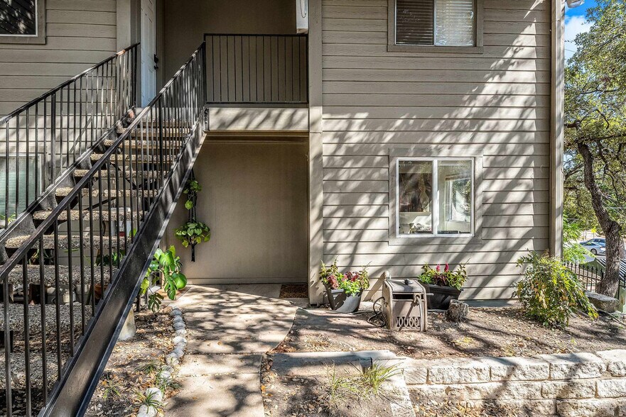 Building Photo - 3018 S 1st St