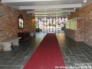 Building Photo - 8401 N New Braunfels Ave