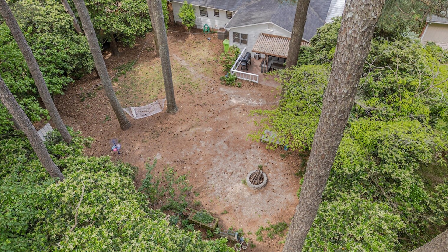 Building Photo - 409 Northclift Dr