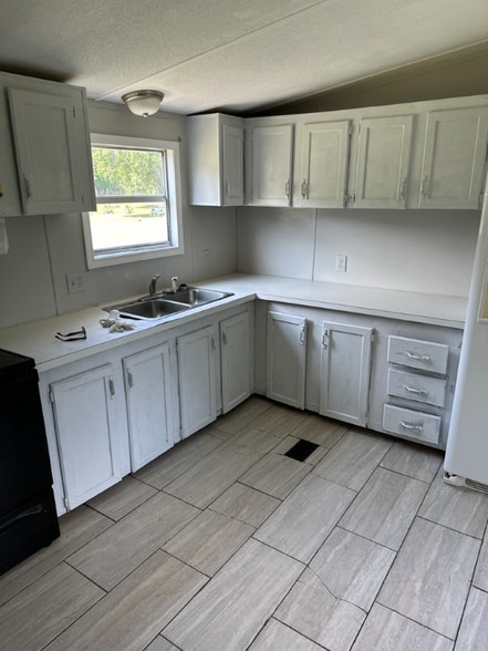 Building Photo - 1921 Arthur Lawrence Dr