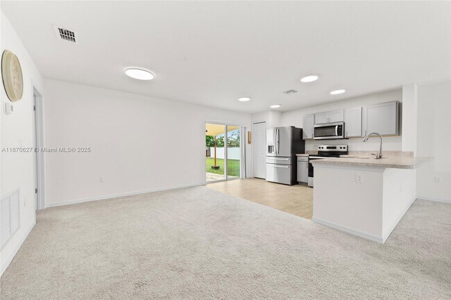 Building Photo - 4061 SW Port St Lucie Blvd