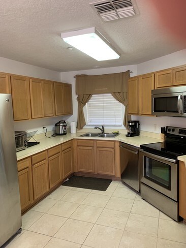 Stainless steel appliances - 212 Winter Nellis Cir