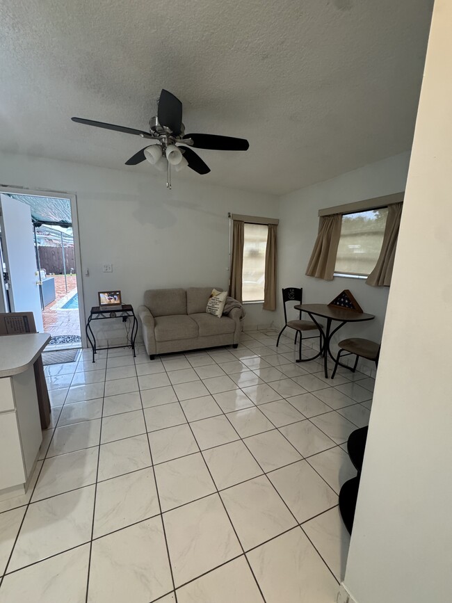 Building Photo - 5501 SW 89th Ave