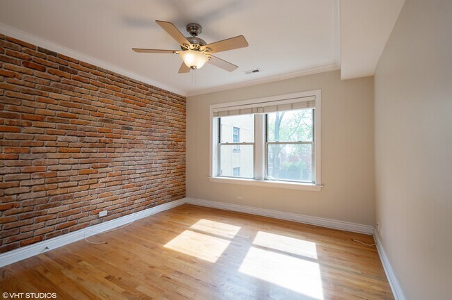 Building Photo - 2013 N Leavitt St