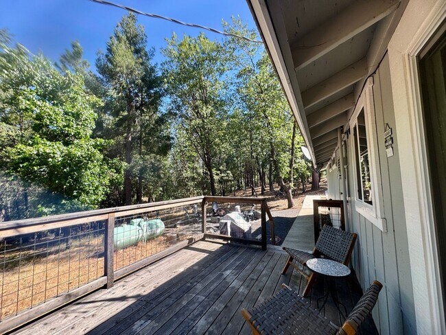 Building Photo - 4425 Sierra Springs Dr