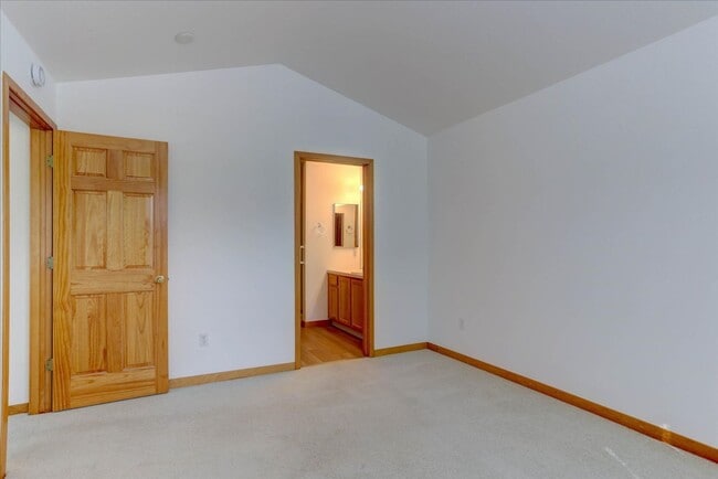 Building Photo - 2462 Concord Cir