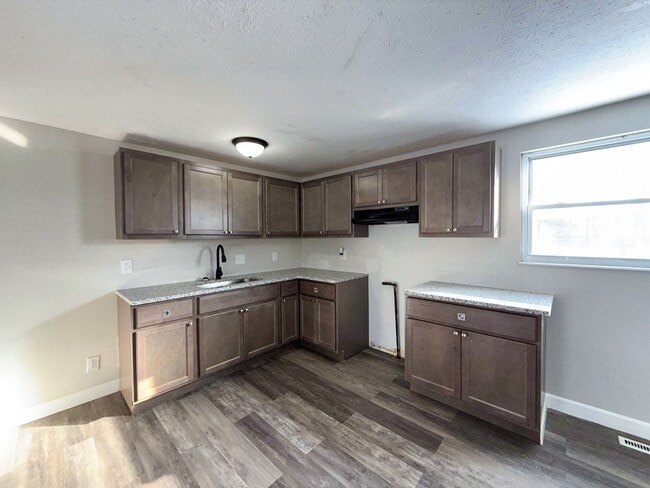 Building Photo - Newly Renovated 3BR Home on a Quiet Cul-de-Sac | Spacious Yard & Basement